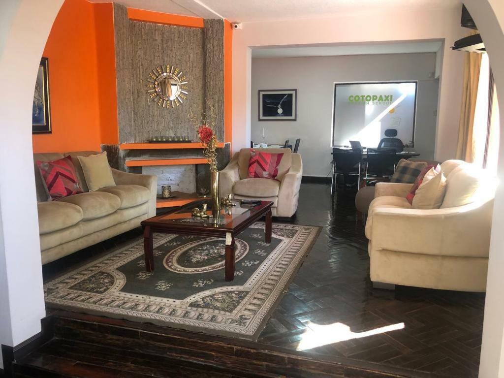 Hostal Tutamanda 2 Quito Bagian luar foto